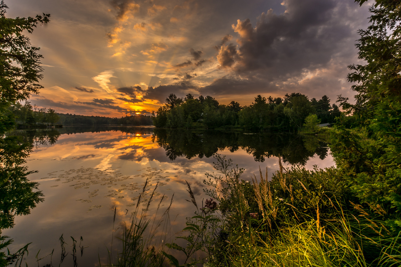 Été (Lac Parent) - Pierre N. Bonneville Photo du Lac Parent en été. Crédit photo: Pierre N. Bonneville.